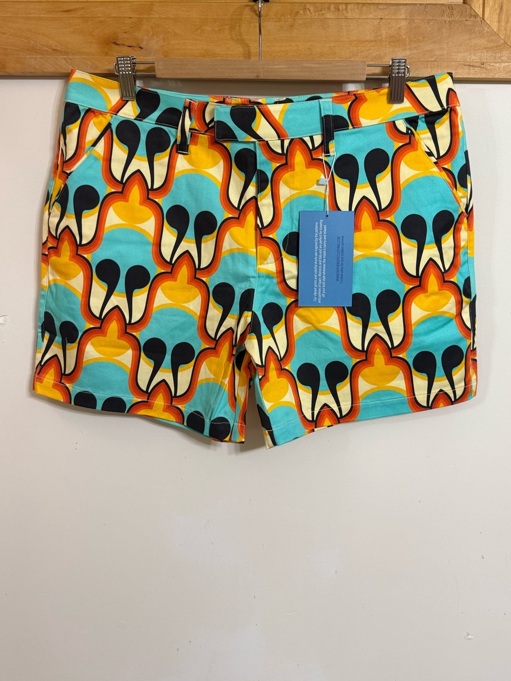 On the Rocks Men's Vibrant Retro Print Shorts